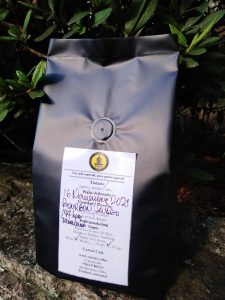 Bolsa de café de 250 gramos, con válvula desgasificadora.
