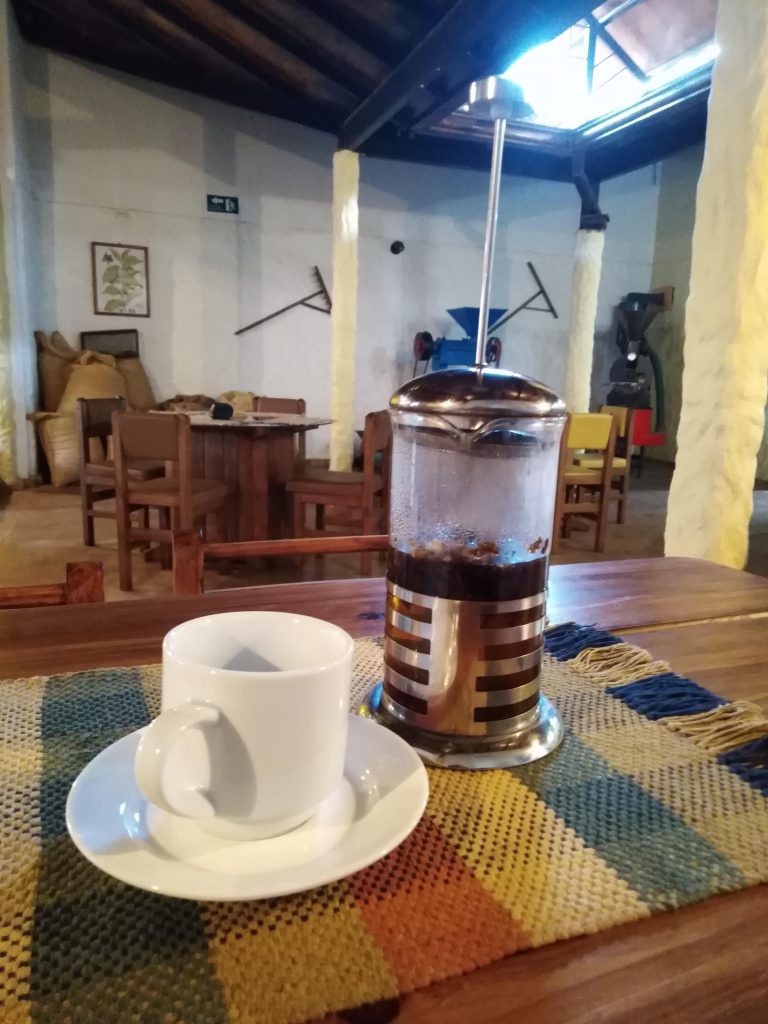 Café preparado en Prensa Francesa - Café versus covid 19