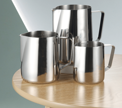 Jarra de arte latte ideal para baristas